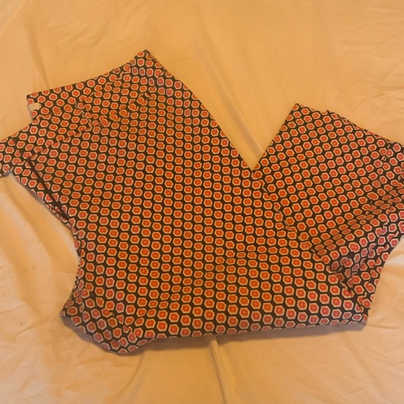 Geometric Patterned capris - Picture 4 of 5